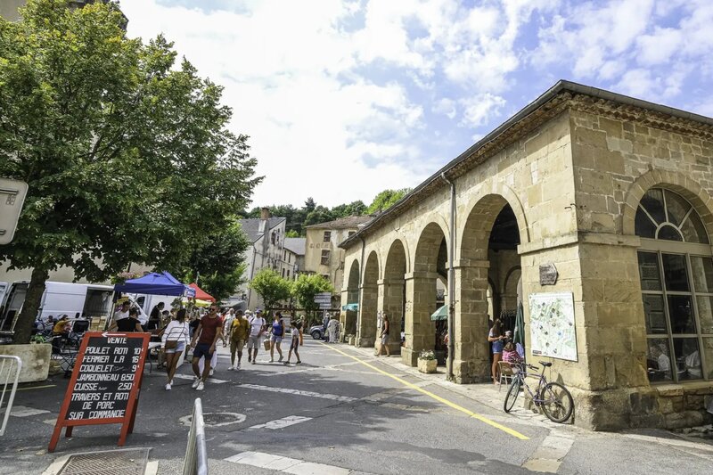 March&eacute; St Jean de Bruel